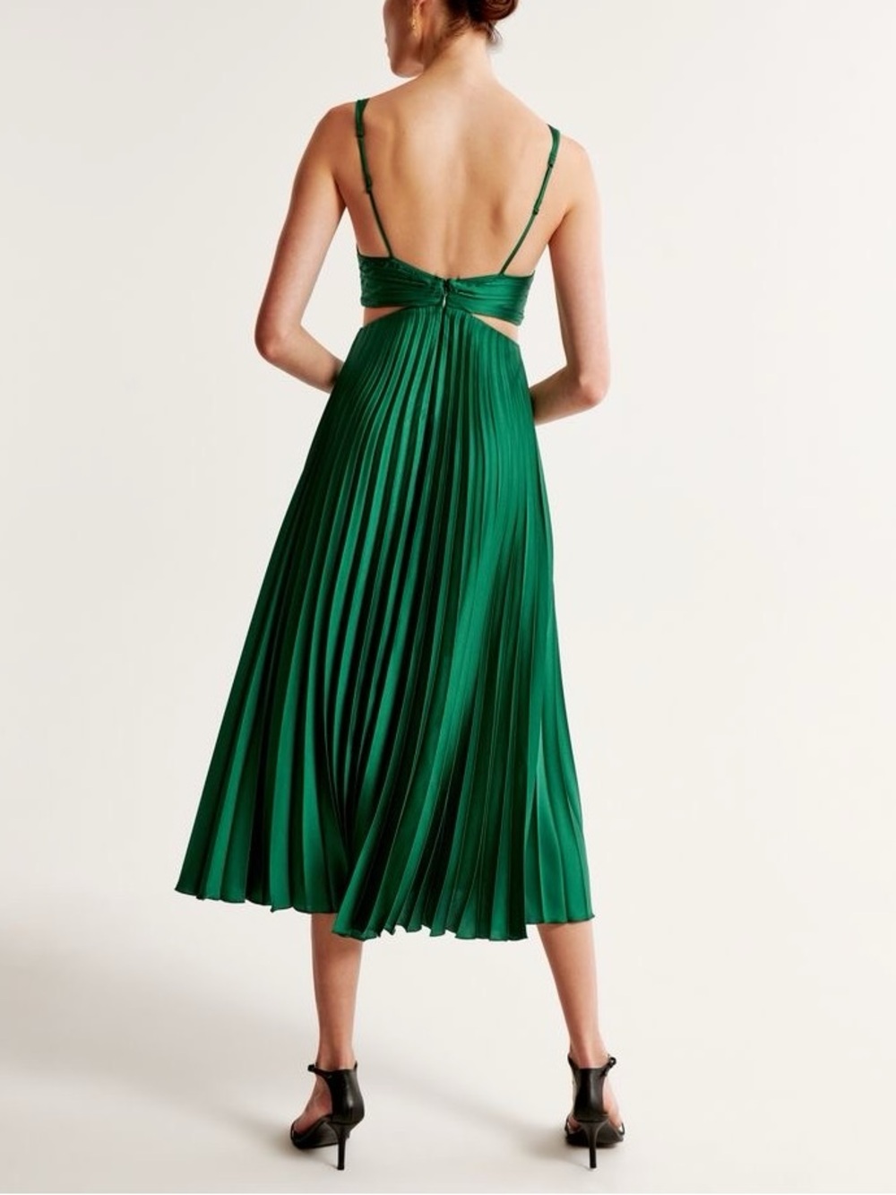 Abercrombie & Fitch The A&F Giselle Pleated Cutout Maxi Dress - Picture 3 of 9